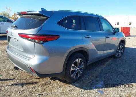 2021 Toyota Highlander Xle из США, поврежденный, VIN 5TDGZRBH7MS087006